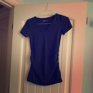 Gap maternity tshirt